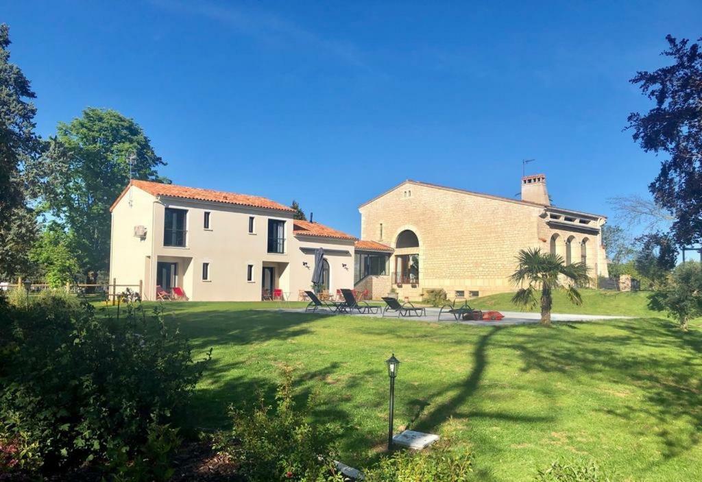 L Esprit Du Clain Chambres D Hotes Bandb De Standing Proches Du Futuroscope Golf Et Lac De St Cyr Naintre Exterior foto