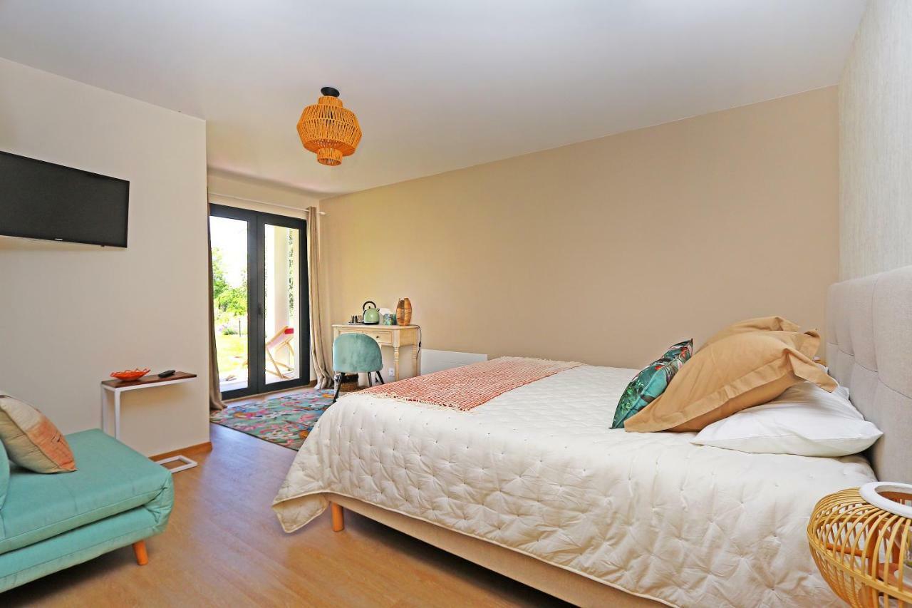 L Esprit Du Clain Chambres D Hotes Bandb De Standing Proches Du Futuroscope Golf Et Lac De St Cyr Naintre Exterior foto